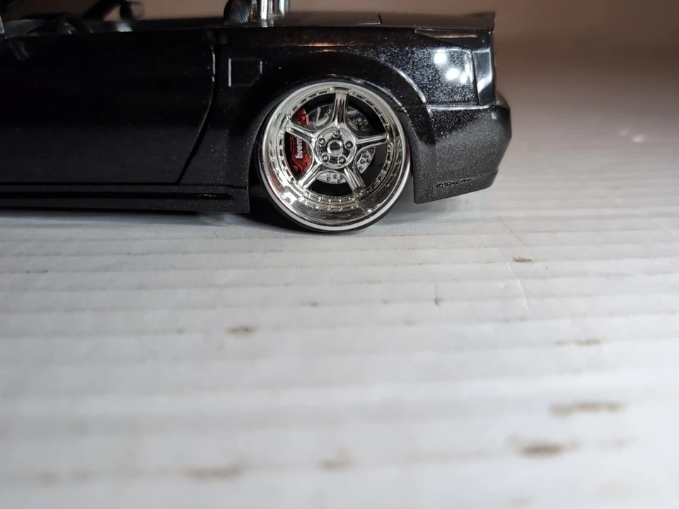 风火轮 1: 18 比例 2004 年凯迪拉克 XLR Dropotaro DROPSTARS 压铸黑色 — 第 2/4 张图片