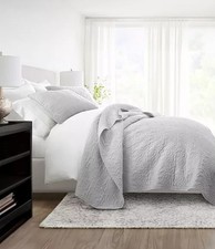 ienjoy Home Floral Stitch 3-Pc. Lightweight Quilt Set, Full/QueenGrey