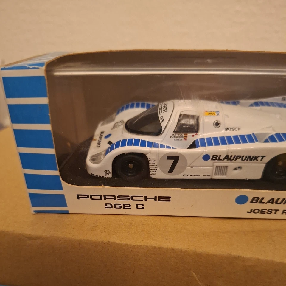 ONYX 'PORSCHE 962C, BLAUPUNKT JOEST RACING LE MANS 1990 #7' 1:43 (1) - Imagem 2 de 4