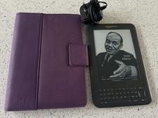 Amazon 4GB 3rd Generation Graphite Kindle Keyboard bundle, VG condition