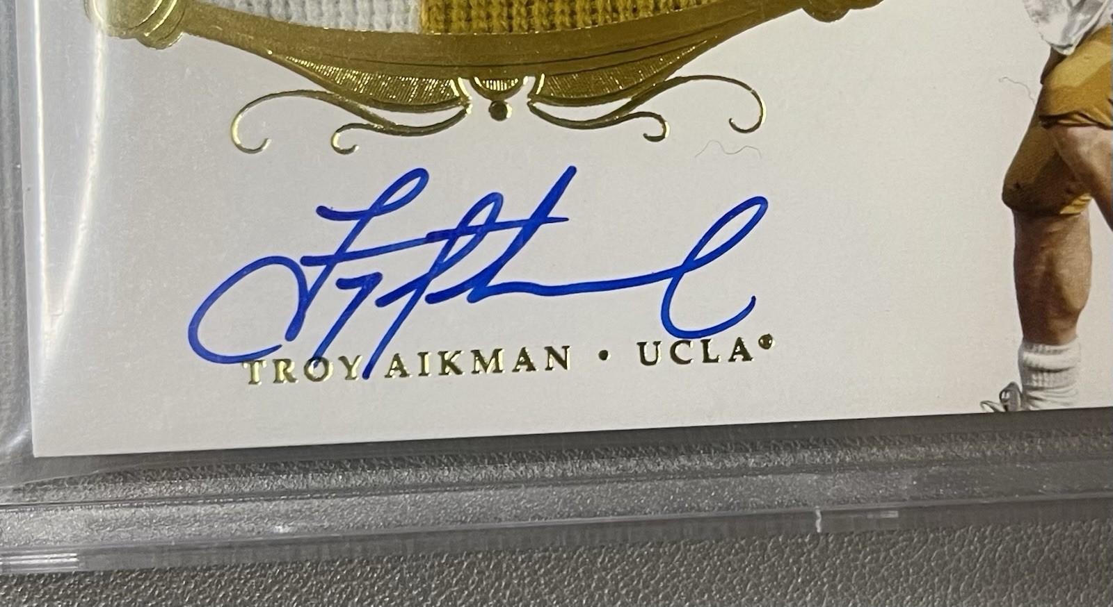 2018 Flawless Troy Aikman Collegiate Game Used Patch Auto #/25 SP BGS 9.5 UCLA view 5