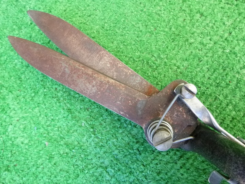 VINTAGE LAWN GARDEN HAND SHEARS / CLIPPERS - BOKER TREE / USA - 13" / 5" BLADES