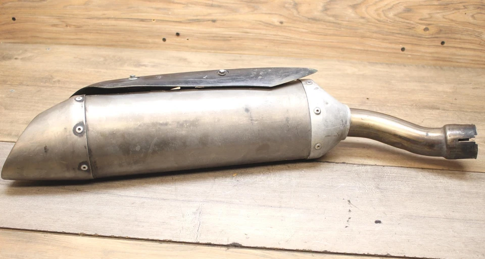 2004 Yamaha YZF R1 OEM ПРАВАЯ ВЫХЛОПНАЯ ТРУБА ГЛУШИТЕЛЬ СКОЛЬЖЕНИЯ НА КАНИСТРЕ ГЛУШИТЕЛЬ - Изображение 2 из 4