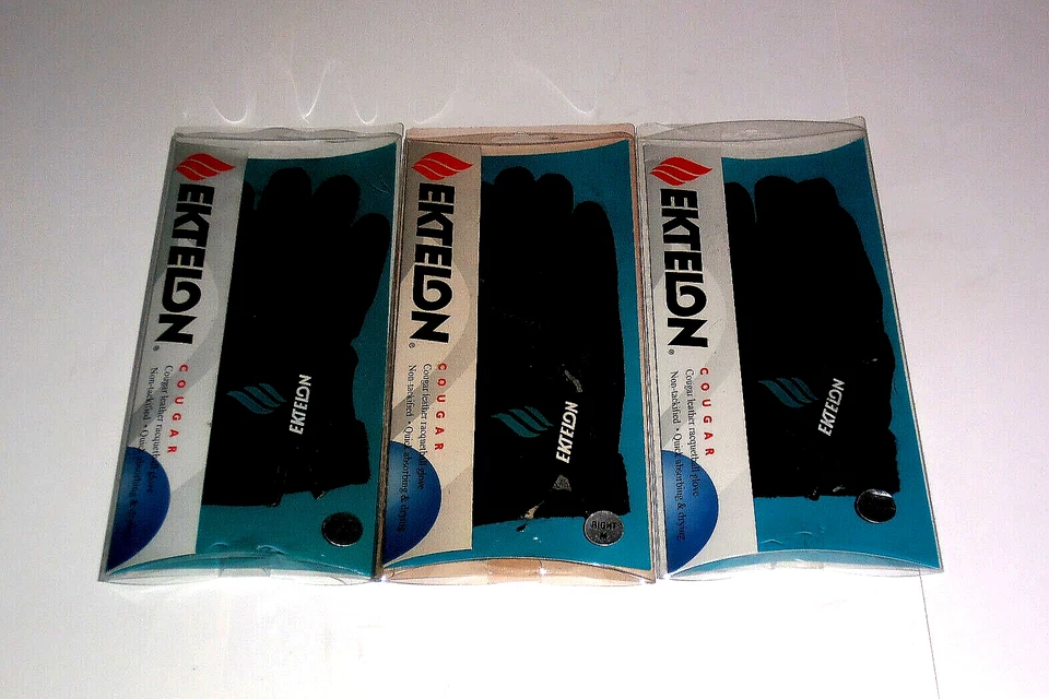 EKTELON COUGAR (Right / Medium) Three (3) Black w/Black Racquetball Gloves (New)