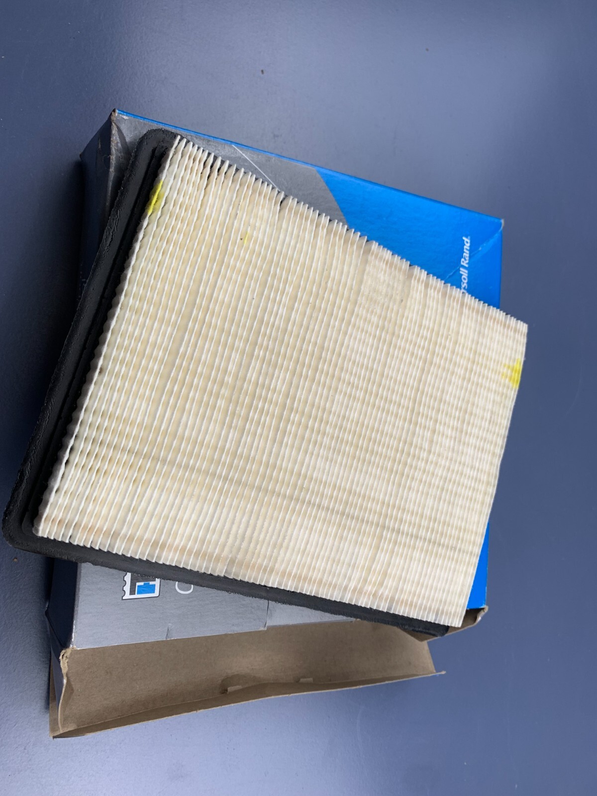 FLEETGUARD AF25307 Air filter cross reference