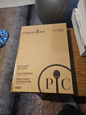 BRAND NEW Pampered Chef Deluxe Electric Waffle Plates BOX SET Item #100466