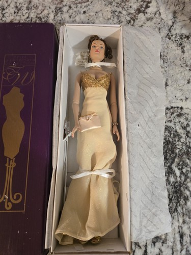 Tonner TYLER WENTWORTH 2004 PARIS FASHION DOLL BON ANNIVERSAIRE GOLD Limited - Picture 1 of 20