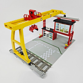 LEGO 4555 - 9V Cargo Station Freight Station Loading Crane 100% complete Original Box / OBA - Excellent