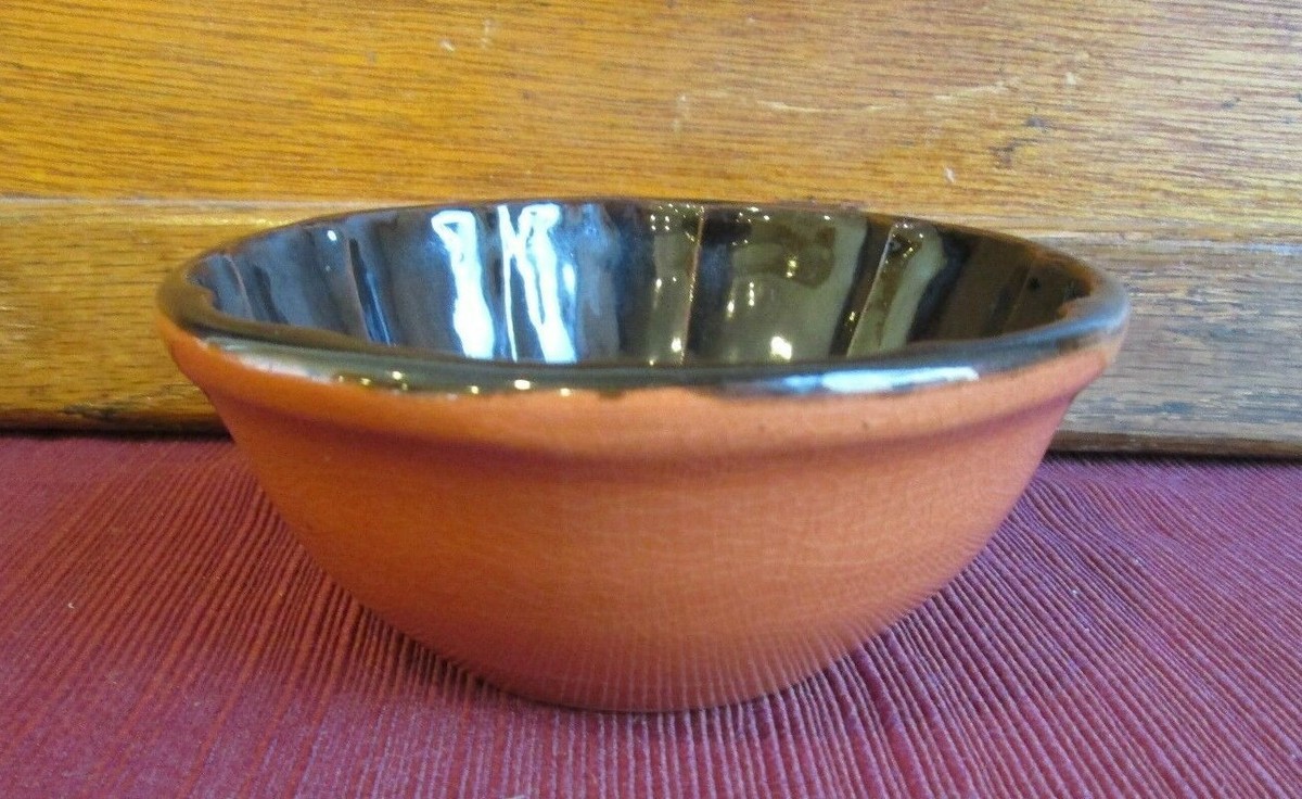 ROWE POTTERY SMALL BOWL - 4 3/4