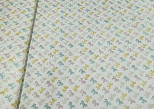 Tessuti e stoffe per hobby creativi sul unicorno