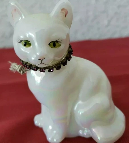 Vintage Fenton Iridescent Opalescent cat  Figurine Alexandrite Jeweled Collar