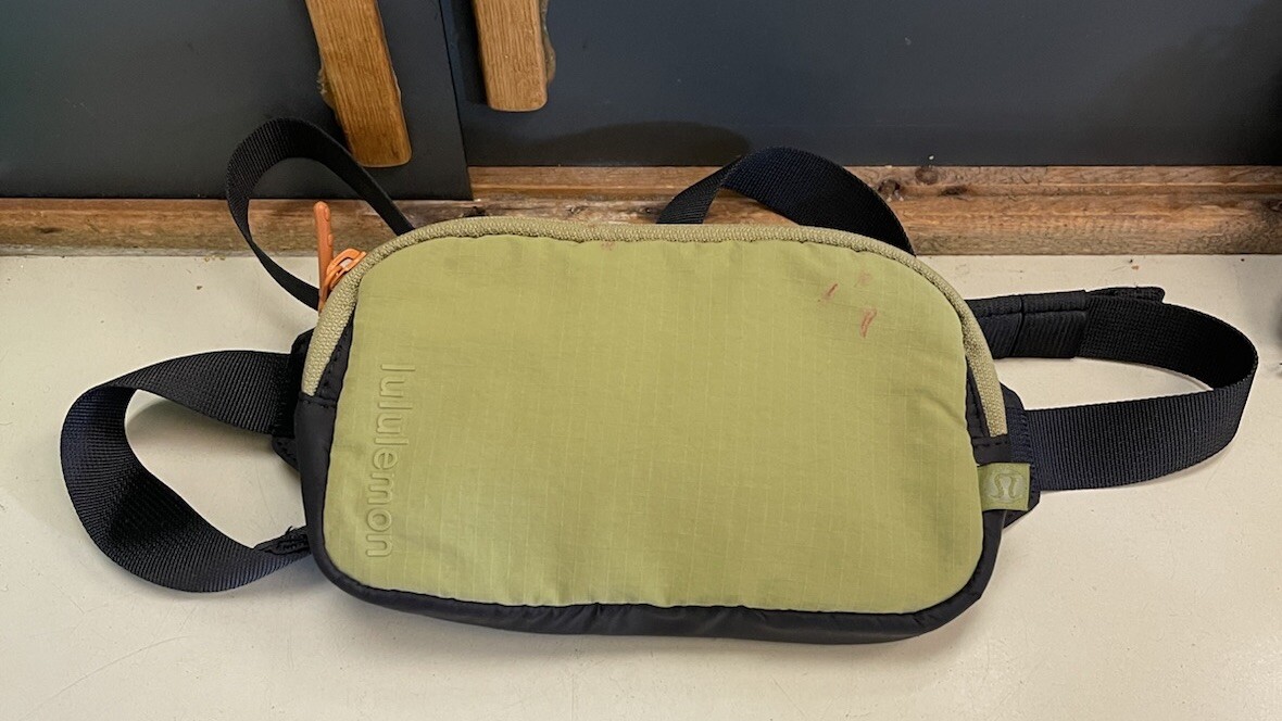 lululemon everywhere belt bag bronze green Crossbody 1L Keep them close in this versatile belt bag that helps you get out the door and on to your next adventure. Lululemon Light Green everywhere Belt