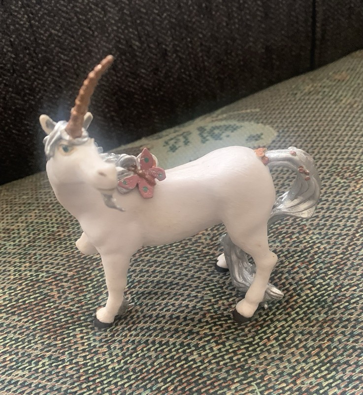 The Enchanted World White Unicorn Silver Mane & Tail Fantasy Figure Papo 2002