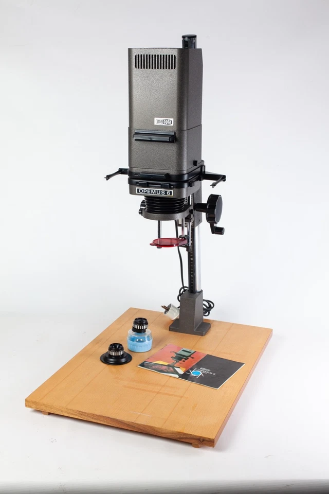 Ampliador universal Meopta Opemus 6 blanco y negro 6x6 cm / 35 mm + lentes Meopta de 75 mm y 50 mm Foto 2 de 4