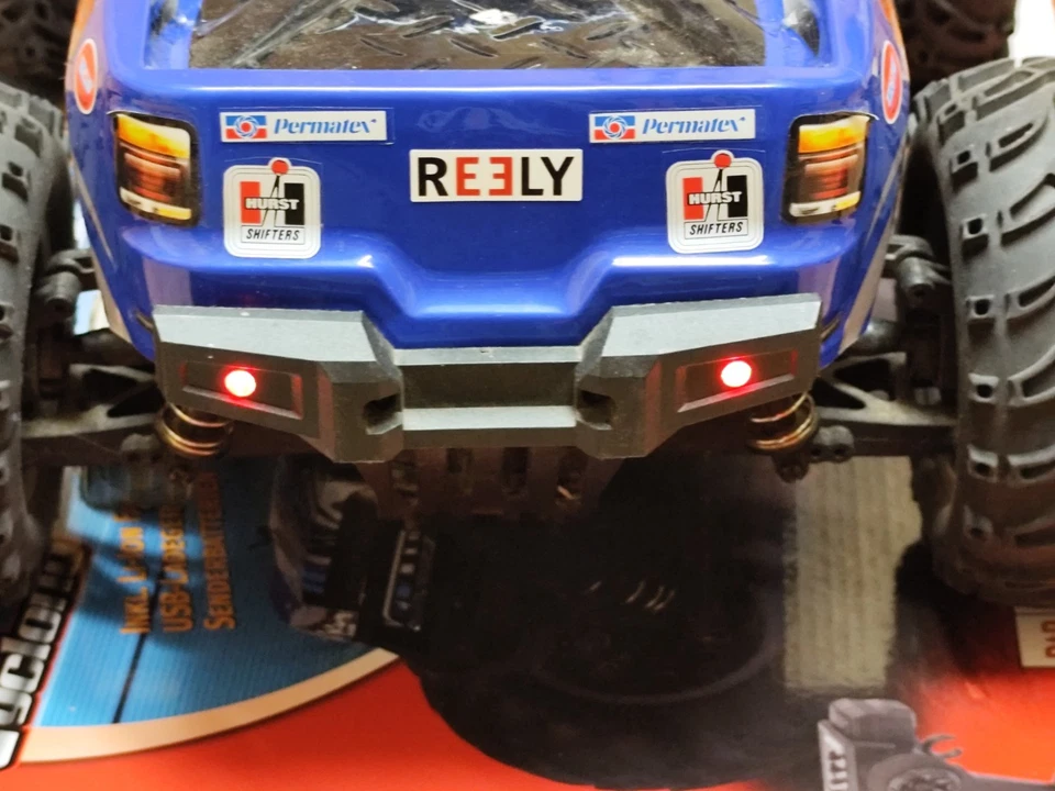 1:10 RTR 4x4 Monster Truck Reely Cyclone Brushed, Getunt und mit Beleuchtung - Bild 4 von 4