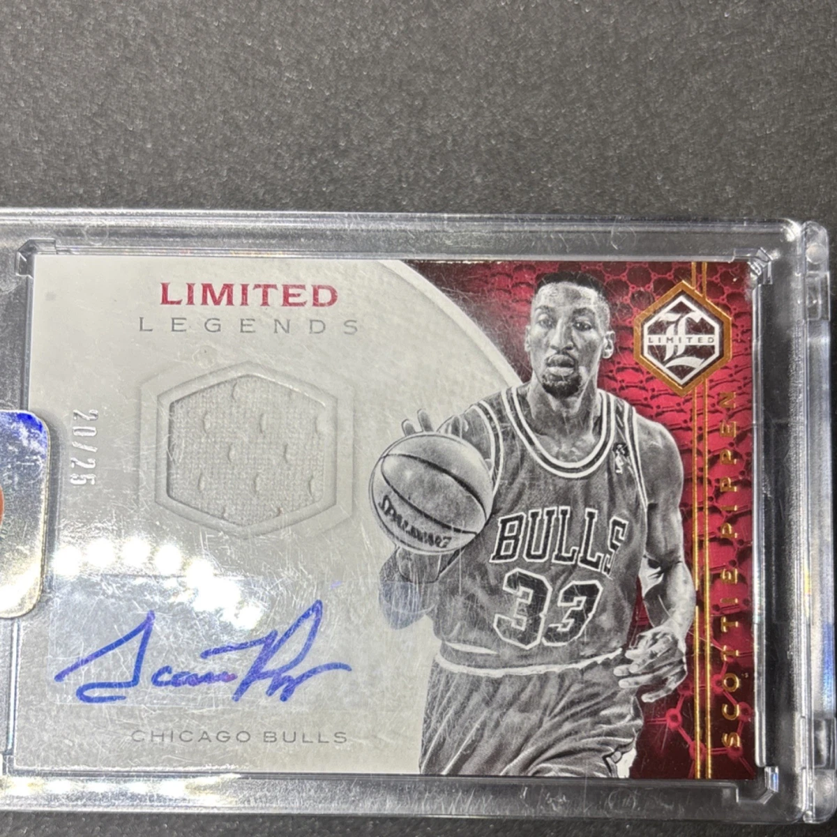 Panini Scottie Pippen Basketball Autographed Sports Trading Cards