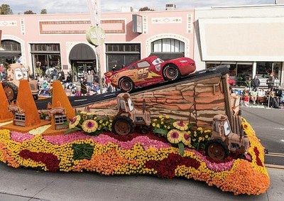 Photo:Pasadena California 2013 Disneyland Cars Land Rose Parade Float