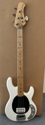 ERNIE BALL Music Man STINGRAY Bass Guitar RETRO 70 s w/Case VINTAGE PICKGUARD