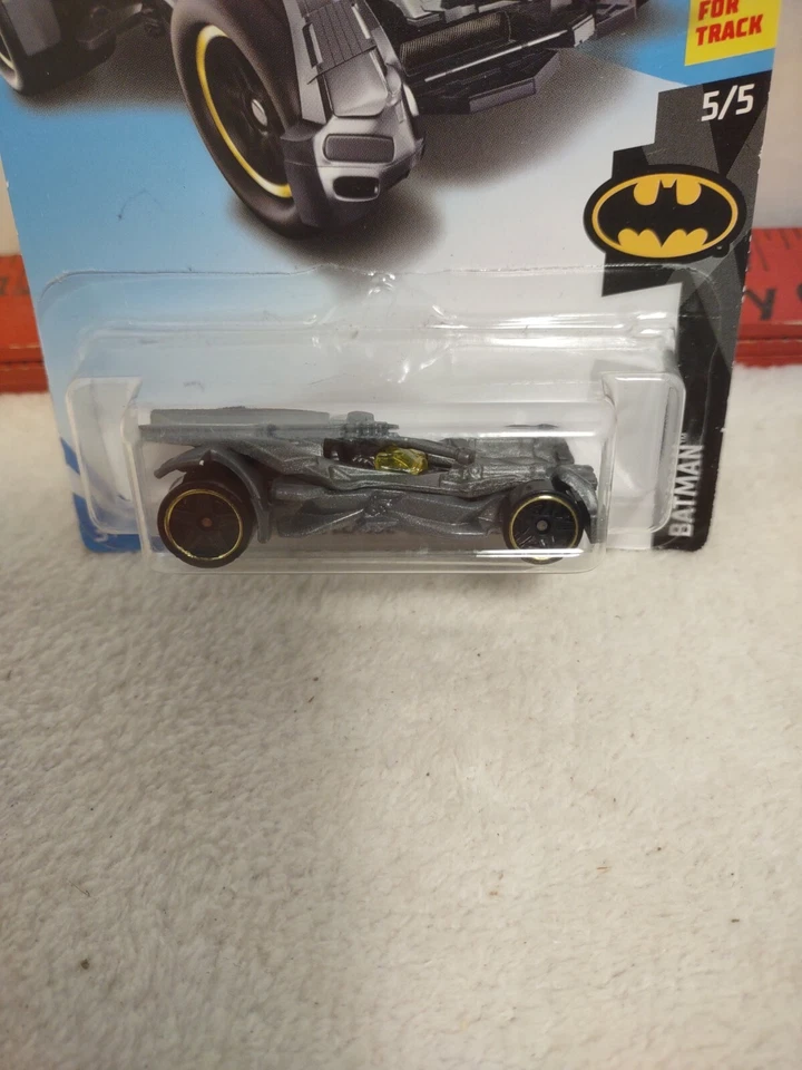 2017 Hot Wheels DC Justice League Batmobile - Image 2 of 4