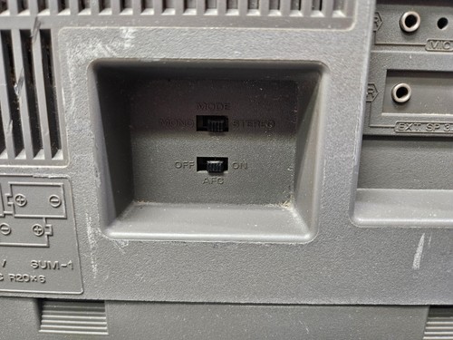 Hitachi Radio Cassette Player TRK-7150HC Boombox Metal Grill Tested & Nice READ - Picture 21 of 24