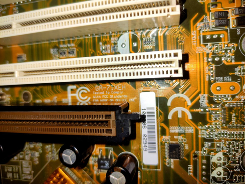 Gigabyte GA-7IXEH VIA KT133E Socket 462 Motherboard - Picture 3 of 13