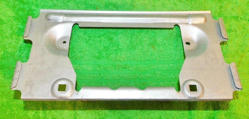 Ford EXP Mercury LN7 1982 1983 1984 1985 NOS SOPORTE DE MONTAJE DE MATRÍCULA DELANTERO Foto 3 de 3