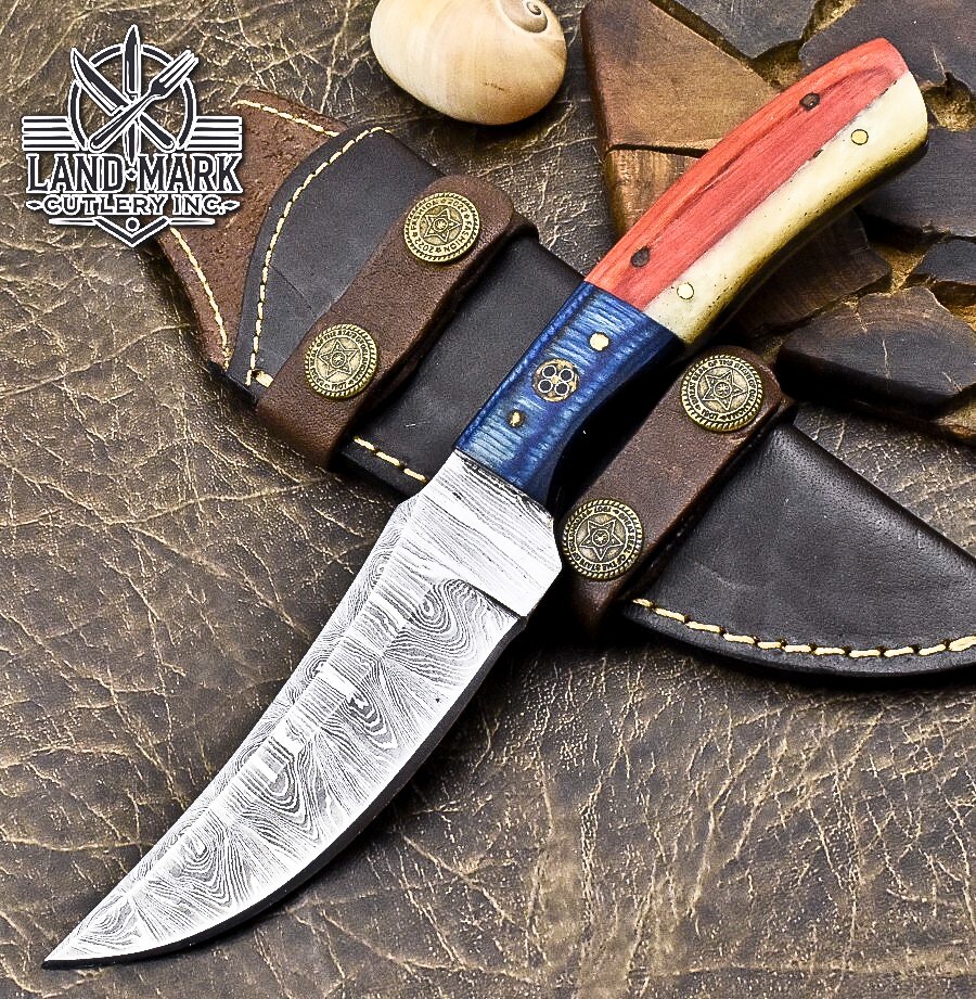 BEAUTIFUL DAMASCUS HUNTING SKINNER KNIFE WITH WOOD BEAUTIFUL FLAG  HANDLE