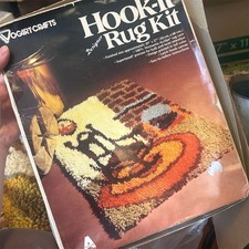 Vogart Crafts Hook-It Designer Latch Hook Rug Kit 20 x 27 Canvas  Yarn