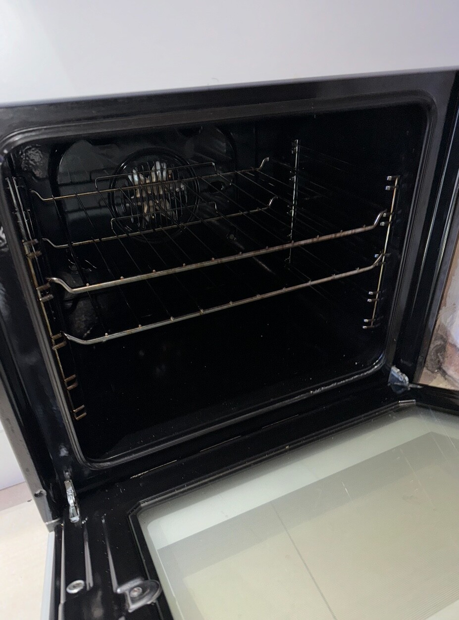 Indesit IDD 6340 WH BuiltIn Electric Double Oven White Slightly Used