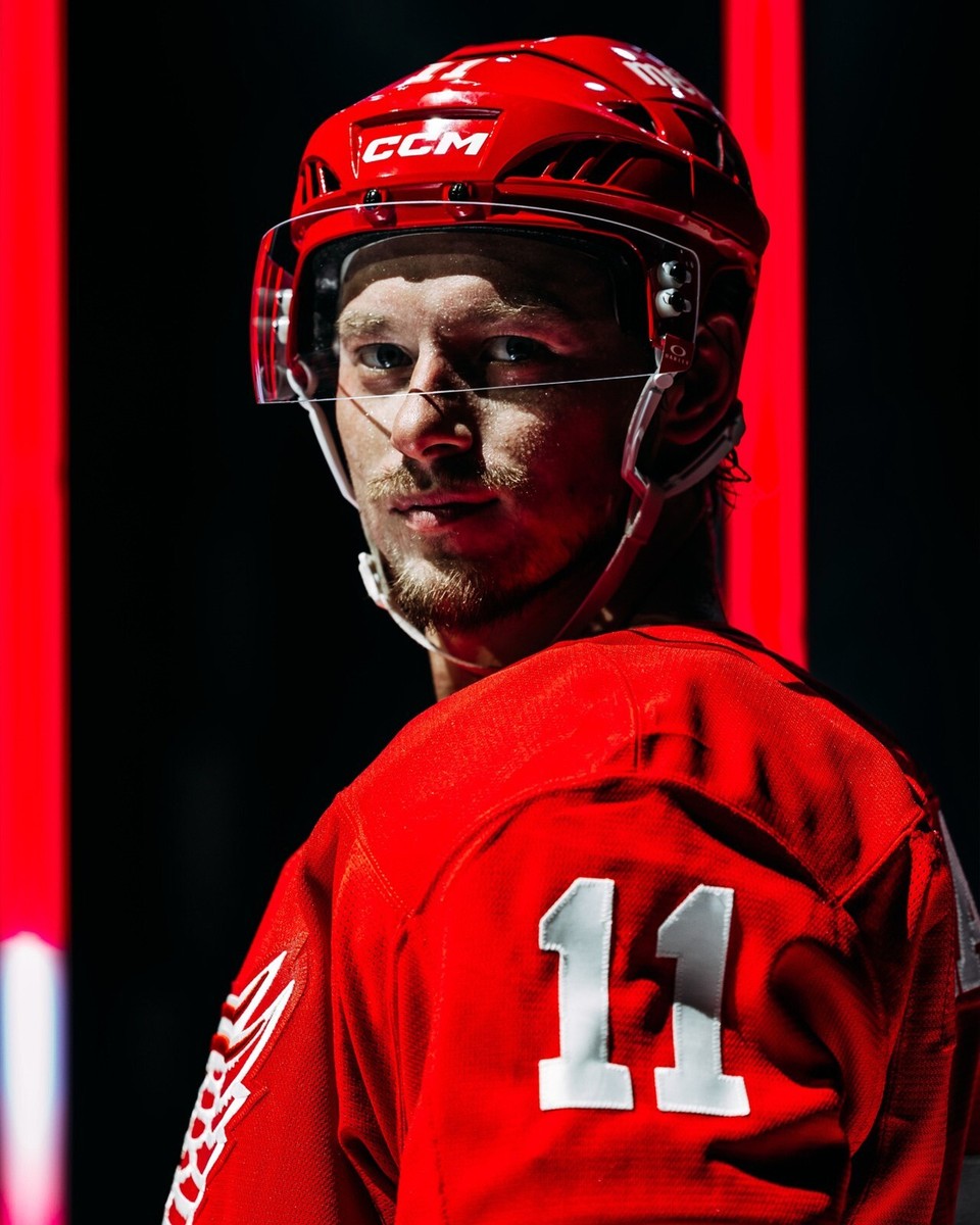 Vladimir Tarasenko Studio Portrait Detroit Red Wings 8x10 NHL