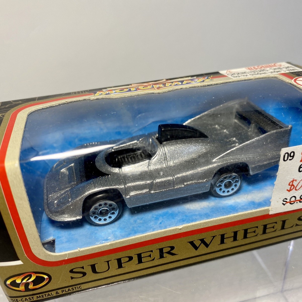 MotorMax / Zee Toys D62 Porsche 936 1:64 Scale Diecast Silver NEW