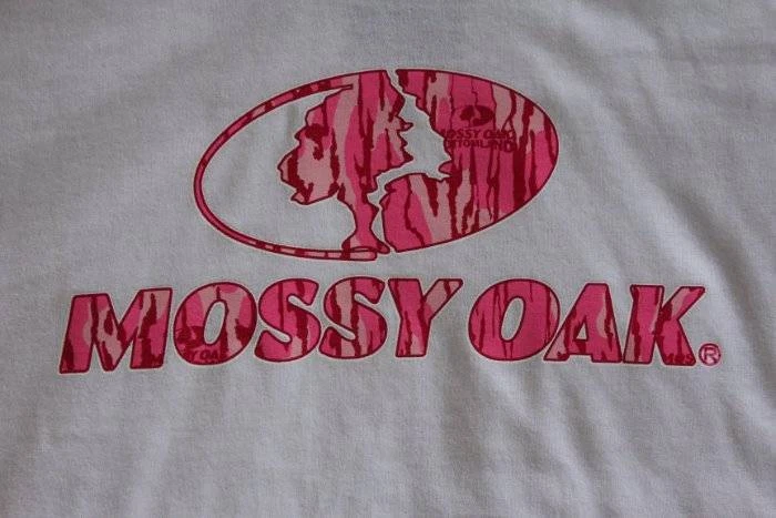 NUEVA Camiseta Gráfica Jóvenes Niñas Talla Mediana Roble Mossy Logo Blanco Rosa Camuflada Top Foto 2 de 2