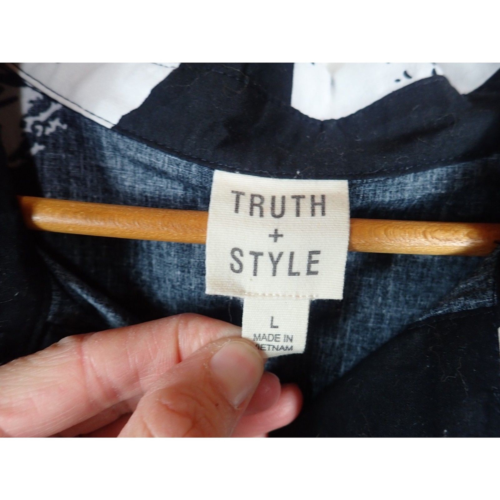 Truth + Style Button Down Printed Stretch Poplin … - image 9