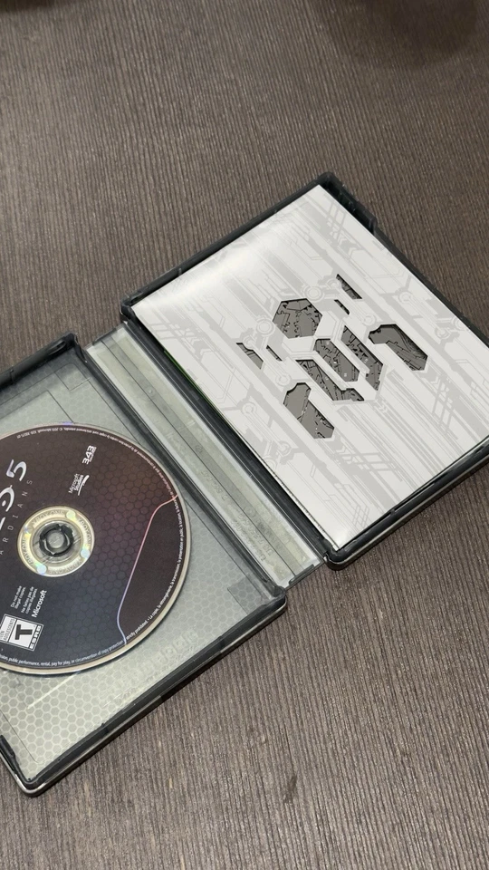 Halo 5 Guardians Limited Edition (Xbox One) – Steelbook, Complete With Extras! - Image 3 of 4