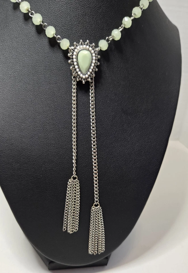 Collar de borla colgante árbol plata mate verde menta de dos hilos Jessica Simpson Foto 2 de 4