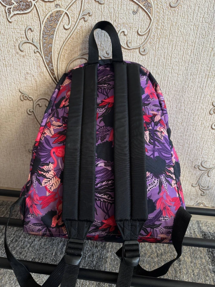 Mochila Eastpak — 24L — estampa flamingo selva roxa/rosa — poliamida - Imagem 4 de 4