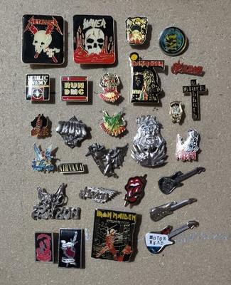 Sammlung 28 Alte Heavy Metal Pins Vintage Lot Motörhead Saxon Metallica Slayer
