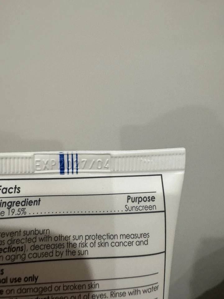 Crema hidratante facial Vanicream FPS 30 2,5 oz protector solar mineral - caja dañada Foto 3 de 4