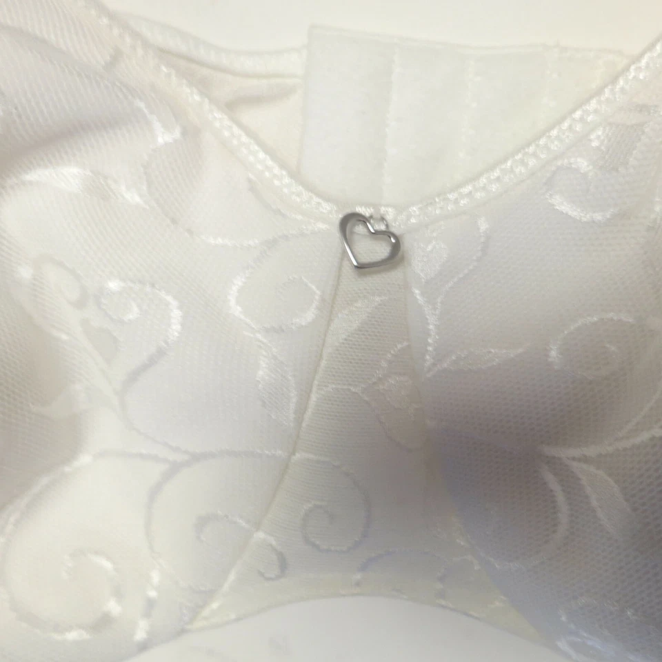 Sujetador Loveable By Hanes Flirt 44C blanco con aros y corazón colgante corazón F078 Foto 2 de 4
