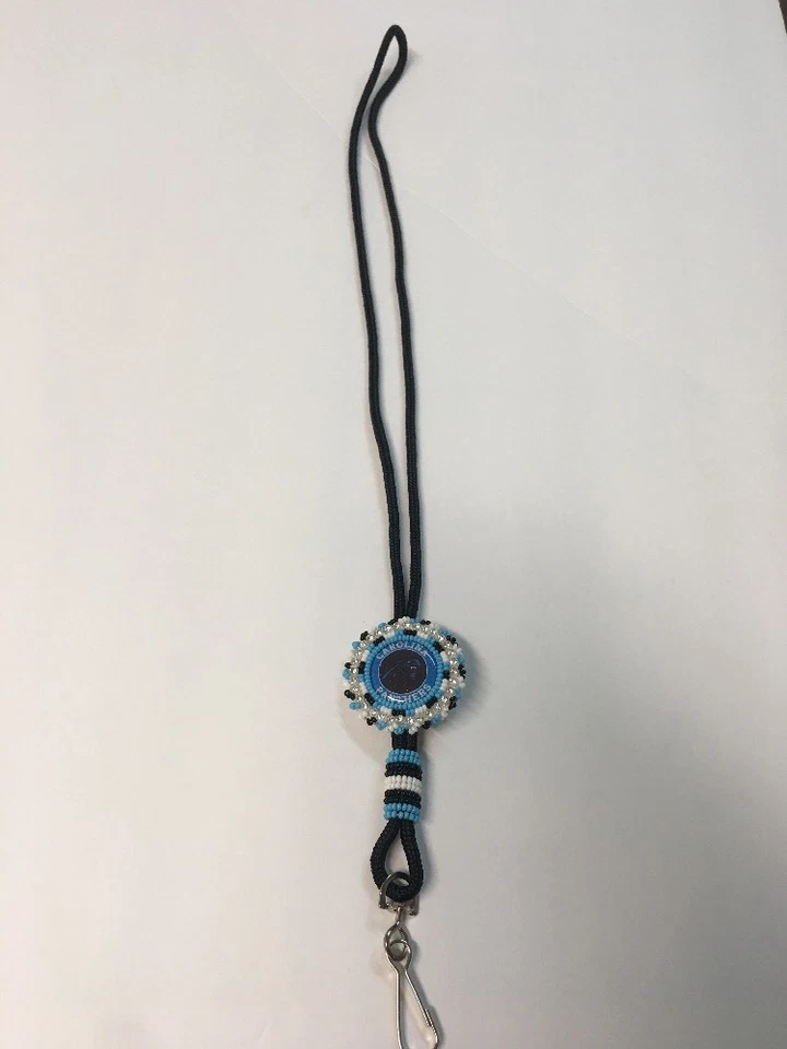 美洲原住民纳瓦霍串珠卡罗莱纳黑豹挂绳徽章夹 36 号 #2 — 第 2/4 张图片