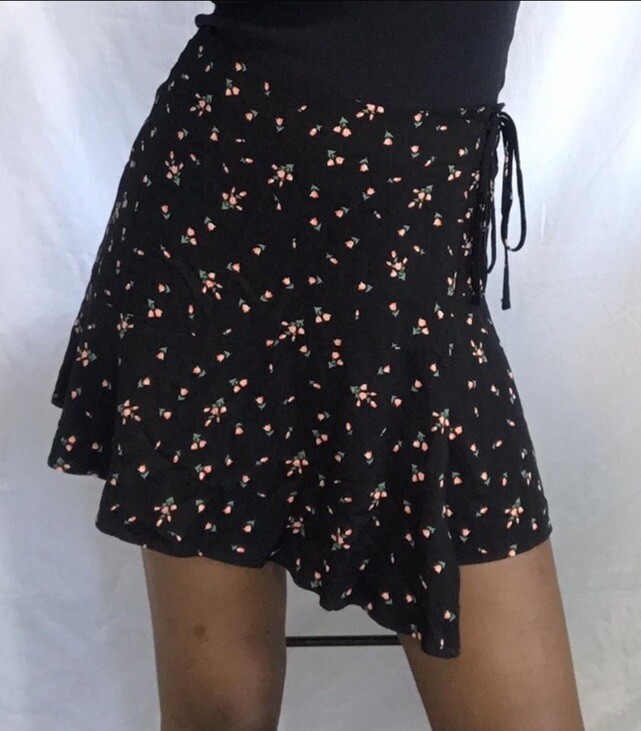 Urban Outfitters Floral Wrap Mini Skirt Size S