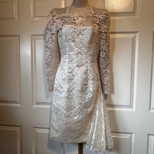 CAROLINA HERRERA BEAUTIFUL LACE DRESS SIZE 4