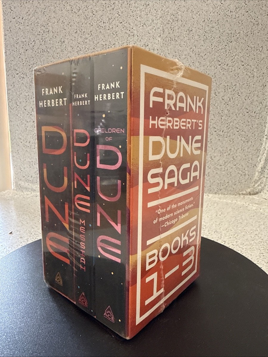 Frank Herbert's Dune Saga 3-Book Boxed Set : Dune, Dune Messiah