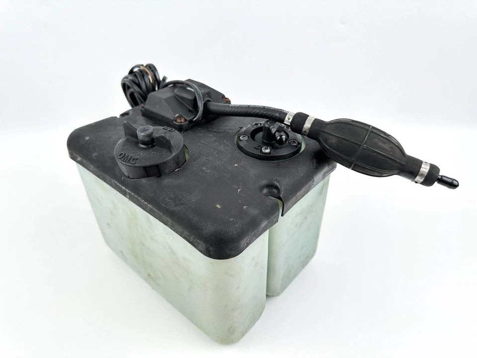 Tanque de suministro de aceite remoto Johnson Evinrude 2 tiempos Ficht 1,8 galones con devolución Foto 2 de 4