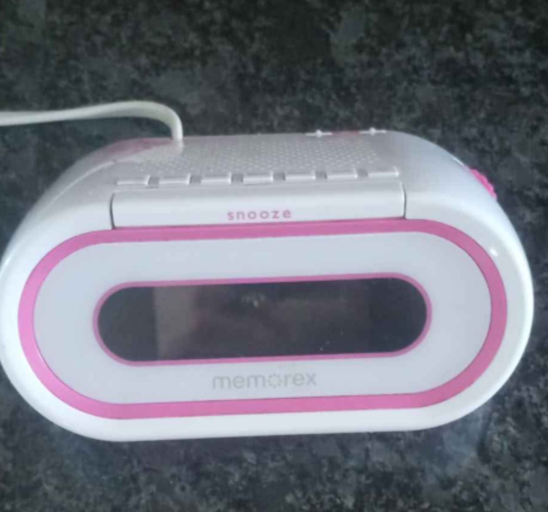 Radio Pink & White W207-pnk Tested Works Great