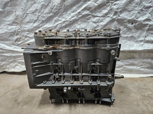120-125 psi Good Suzuki DT135 Powerhead Crankcase OEM