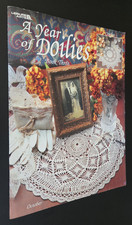 A YEAR OF DOILIES, BOOK 3 (LEISURE ARTS #3175...
