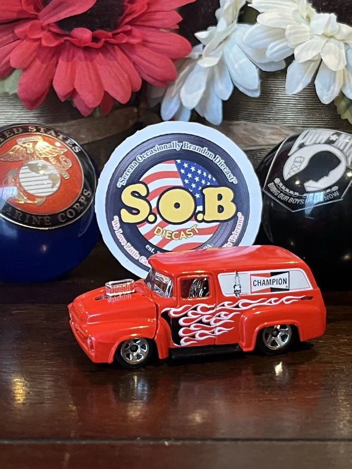 Camión de reparto Ford Champion 1956 Hot Wheels panel 1:64 rojo diecast usado casi nuevo estado Foto 3 de 4