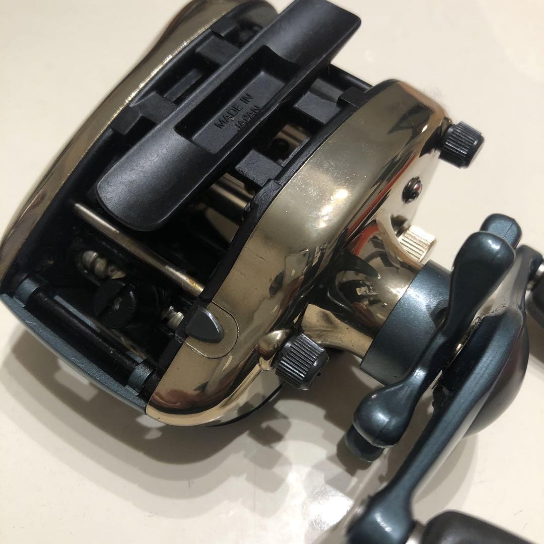 リール TEAM DAIWA-S 105Hi Limited Edition Team Daiwa S 105Hi Fishing Reel - Rare Boxed Vintage Daiwa