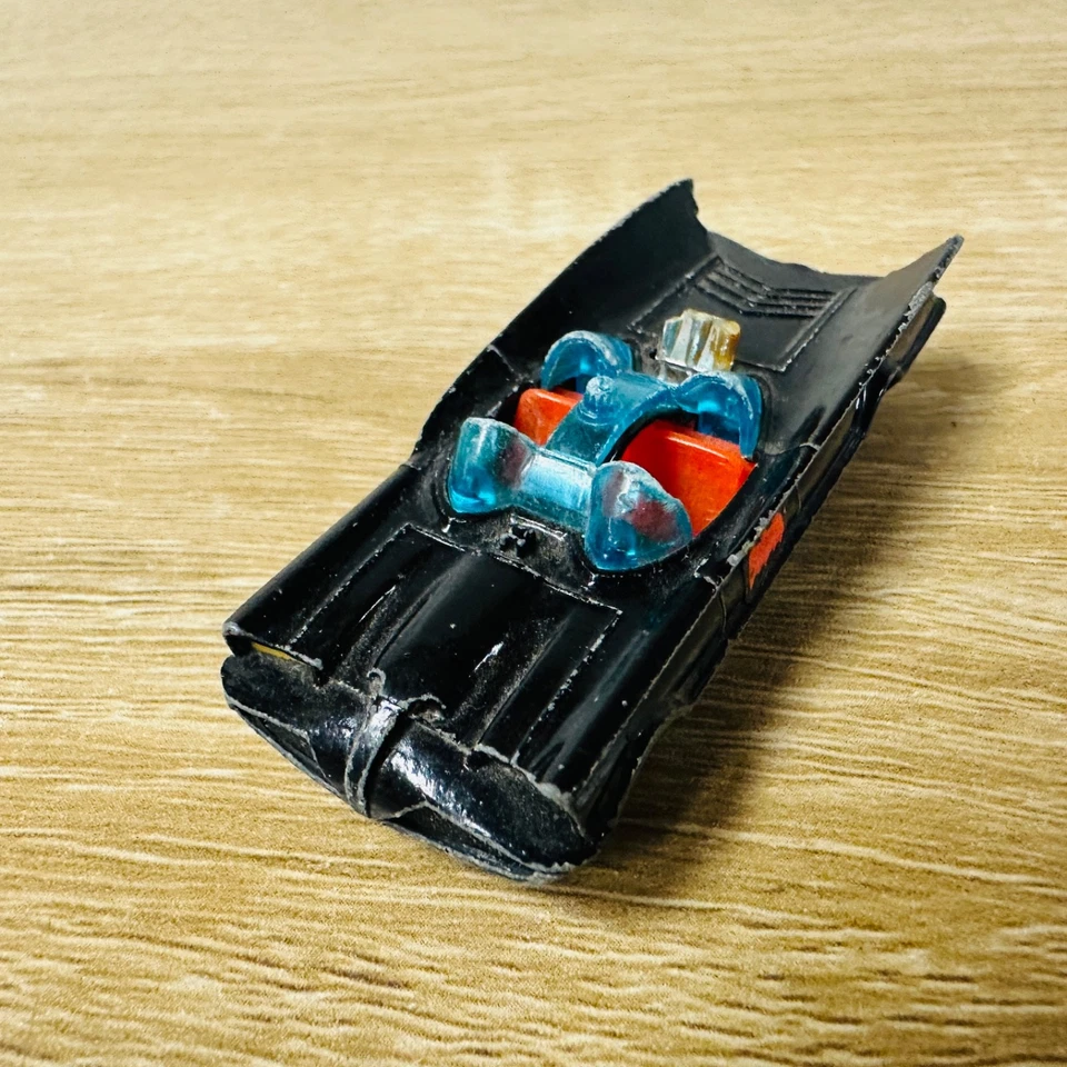 Литой винтажный классический бэтмобиль Husky телесериал Batman масштаб 1:64 - Изображение 2 из 4